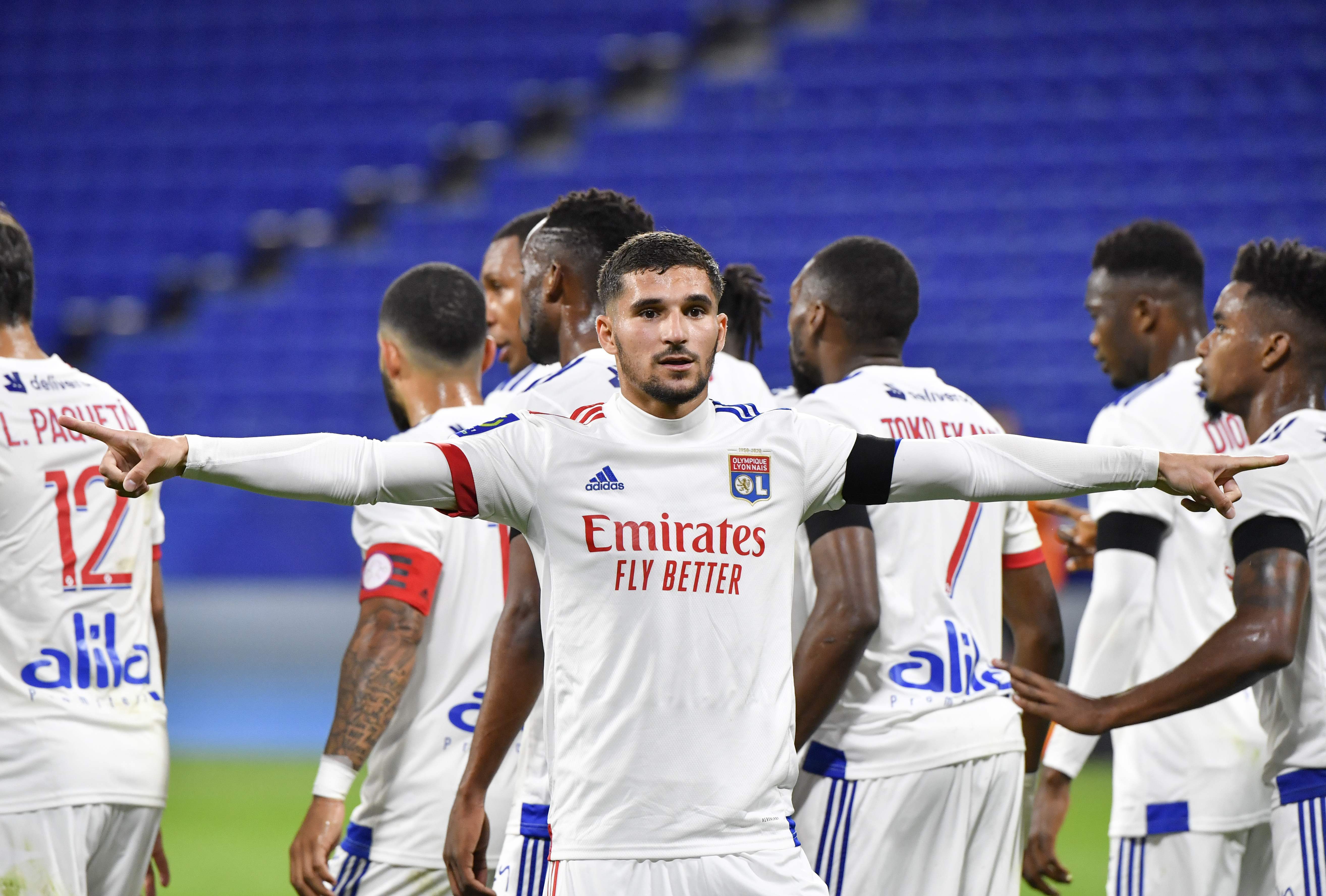 包含广州队发布备战花絮，赛后状态回暖，法国杯任务艰巨，轮换策略成焦点的词条